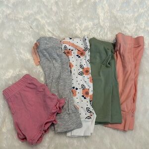 BUNDLE
4 pairs of baby girl joggersrs + one paire of shorts